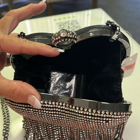 Elegant Black and Silver Heart-Shaped Women's Bag - Picture 4 of 6
